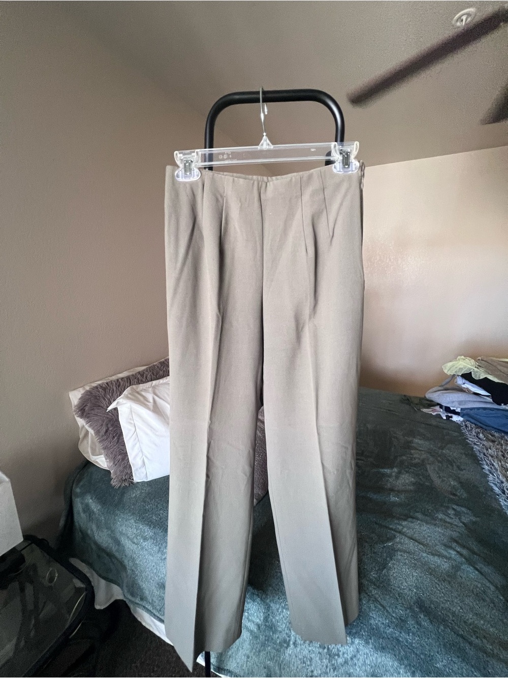 Women's Straight-Leg Dress Trousers in Sage Green